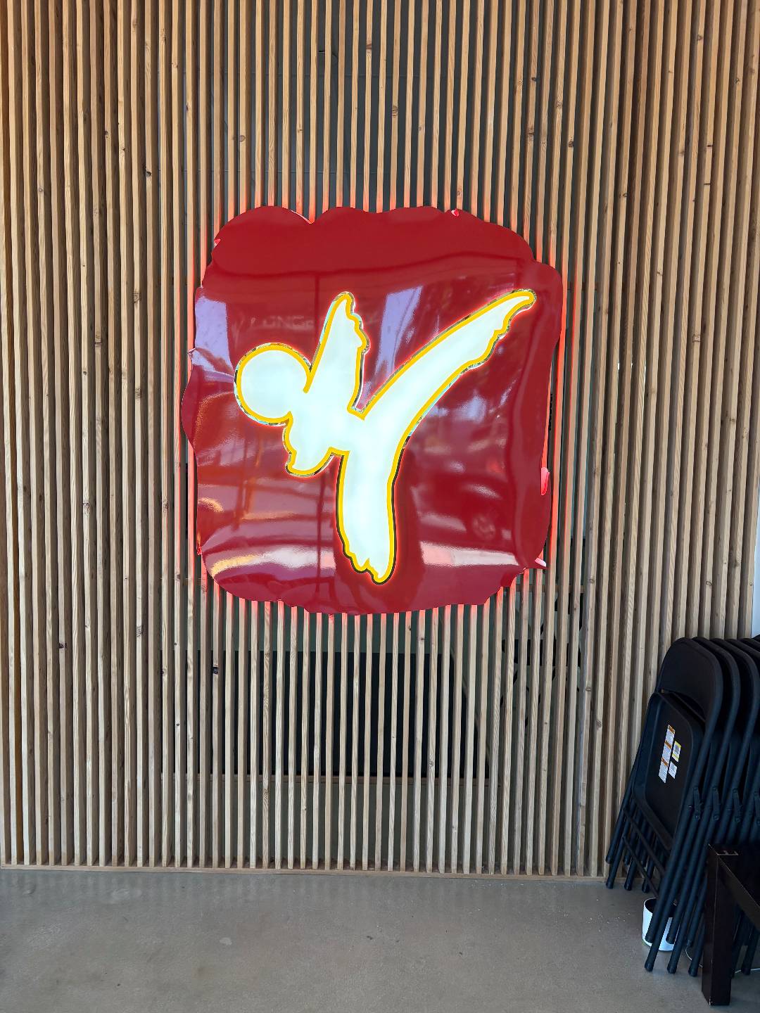 3d signage for longevity education business