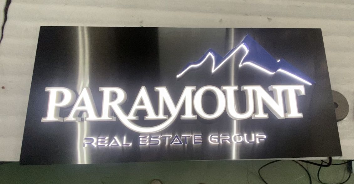 paramount real estate group company logo