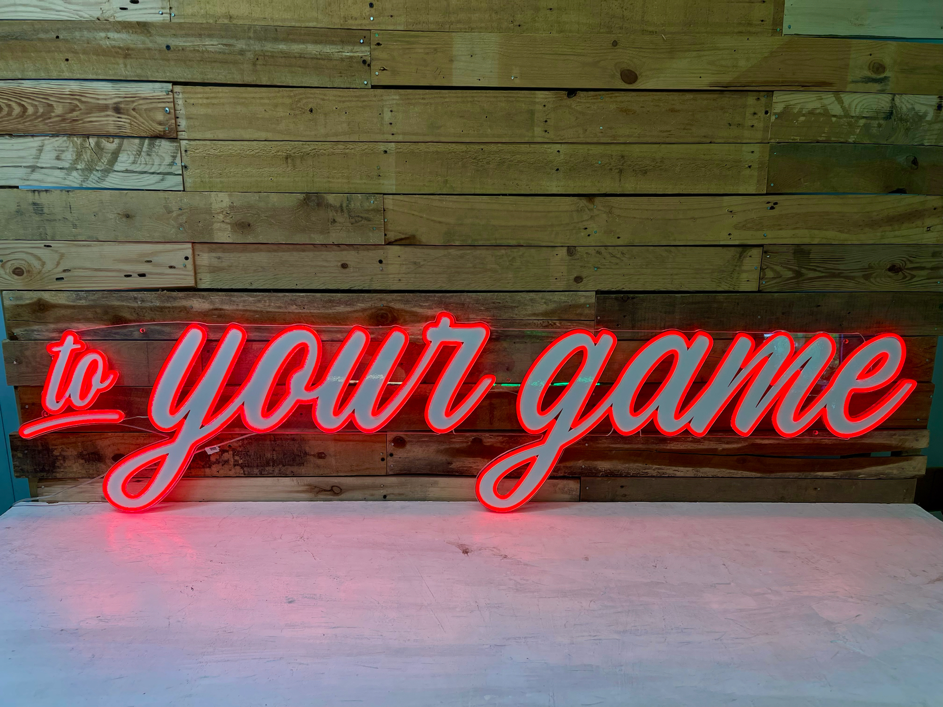 roger dunn golf hawaii retail store led neon flex sign