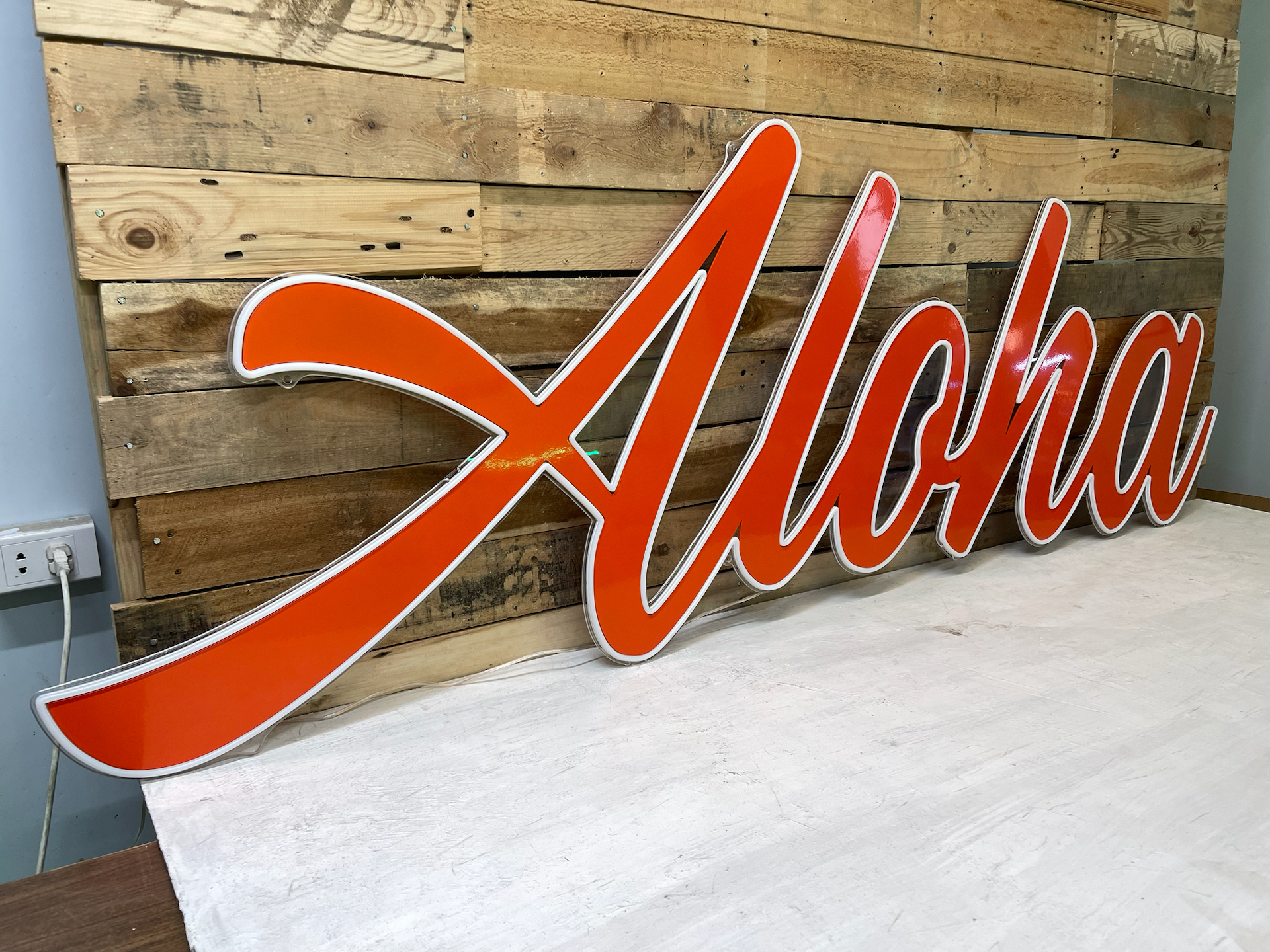 roger dunn golf hawaii retail store led neon flex sign
