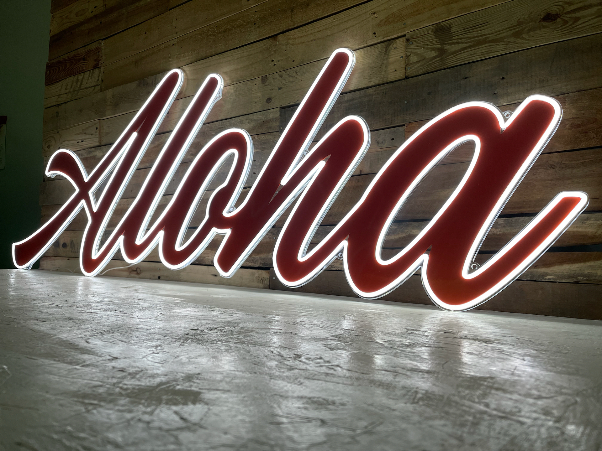 led neon flex sign at roger dunn golf hawaii retail store